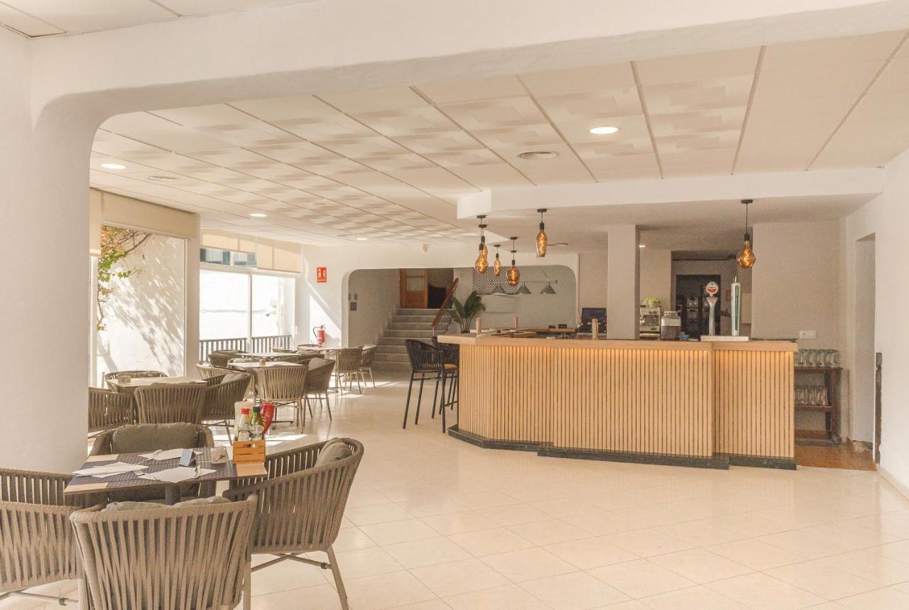 Fergus Club Carema Splash Playas De Fornells Bagian luar foto