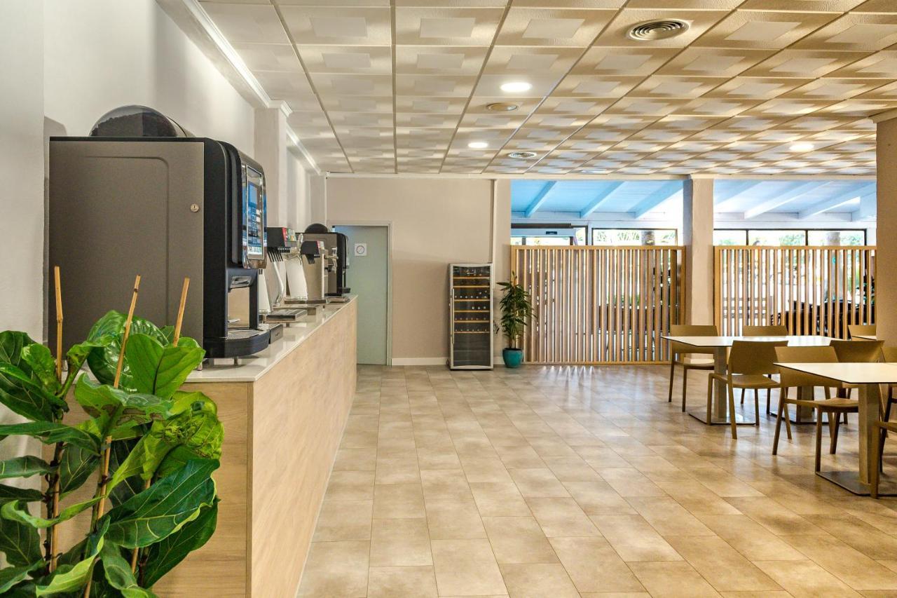 Fergus Club Carema Splash Playas De Fornells Bagian luar foto