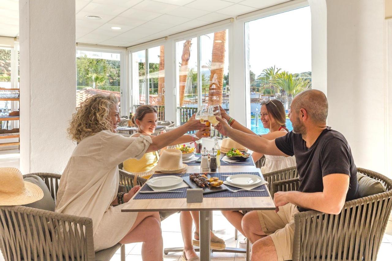 Fergus Club Carema Splash Playas De Fornells Bagian luar foto