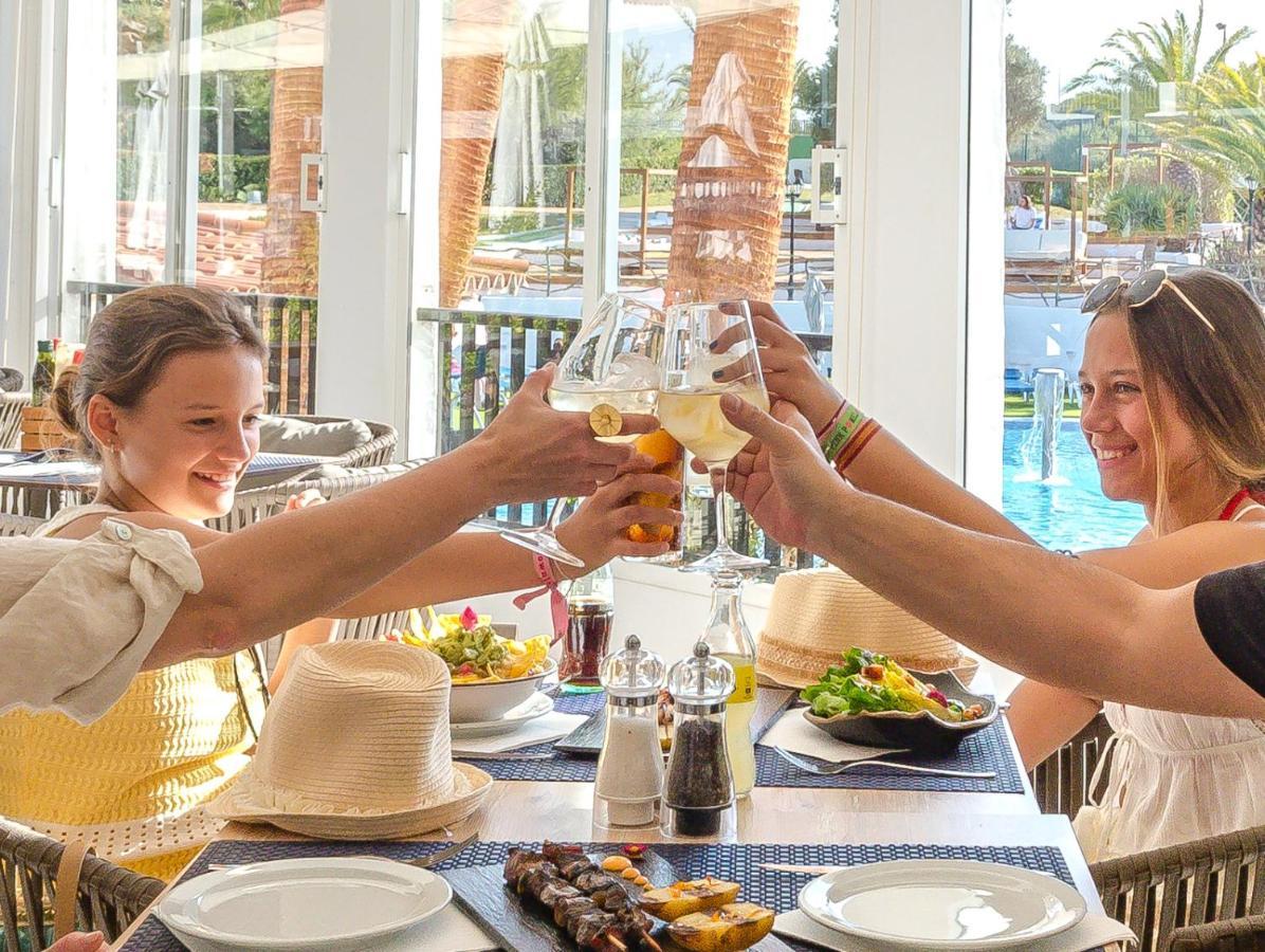 Fergus Club Carema Splash Playas De Fornells Bagian luar foto